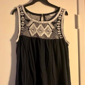 Embroidered Tank - Crown & Ivy